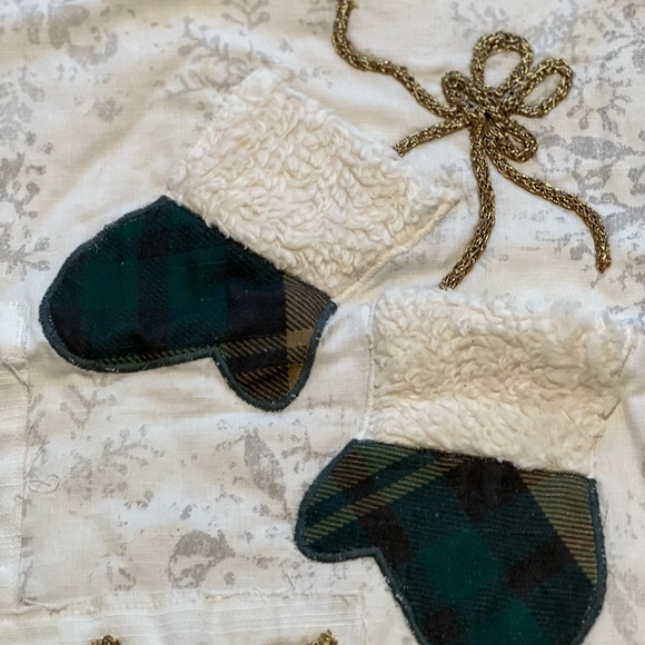 NWOT Pottery Barn X-más Pillow 20x20 - Picture 4 of 7